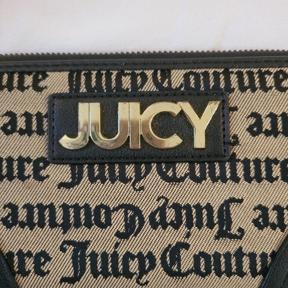 Juicy Couture Black and Cream Signature Wallet - Picture 2 of 9